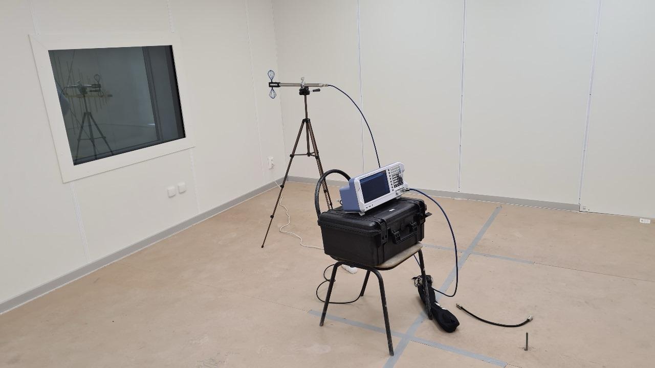 Испытания экранирующей способности клетки Фарадея (РЧ тест)